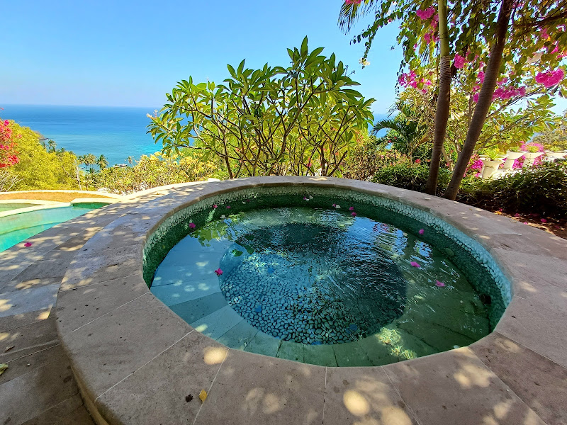 Mentigi Bay Dome Villas