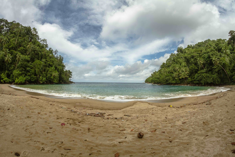 Pantai Namasua Desa Naku