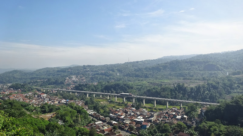 Obyek wisata gunung karang