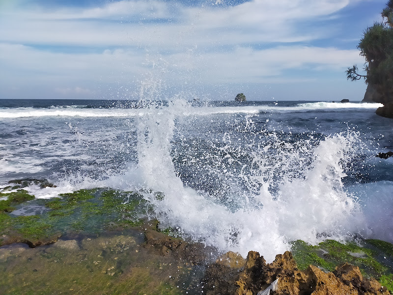 Pantai Parang Dowo