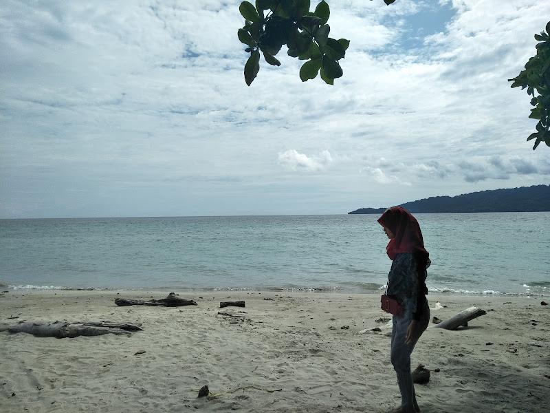 Pantai Suli Salahutu