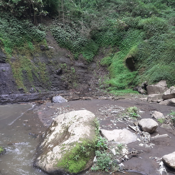 Air Terjun Sumber Pitu