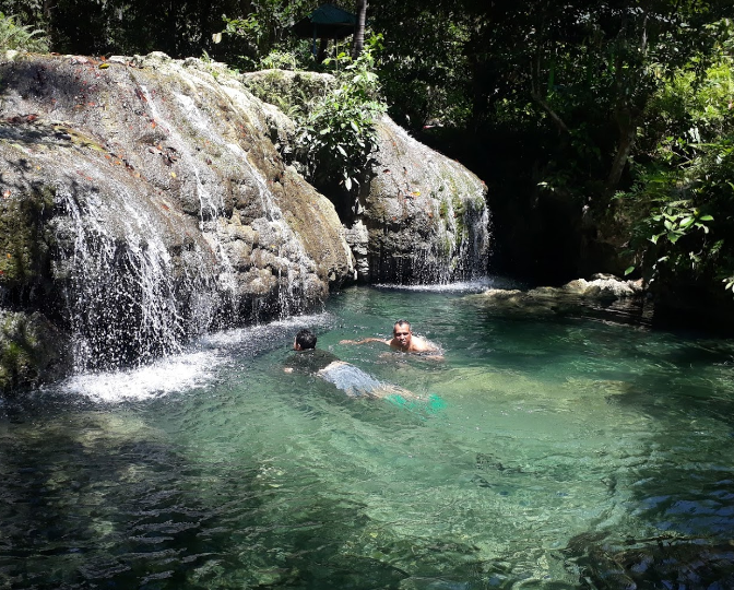 Air Terjun Waeura