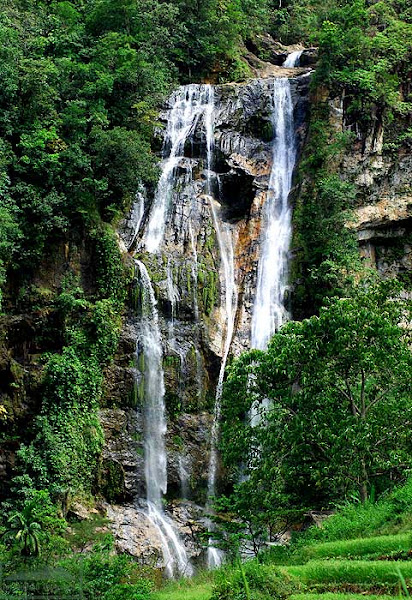 Cunca Rami Waterfall