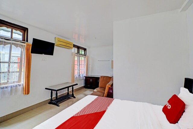 SUPER OYO 1356 Gusti Residence