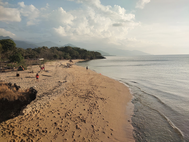 Pantai Wato Wulu Tanah Merah