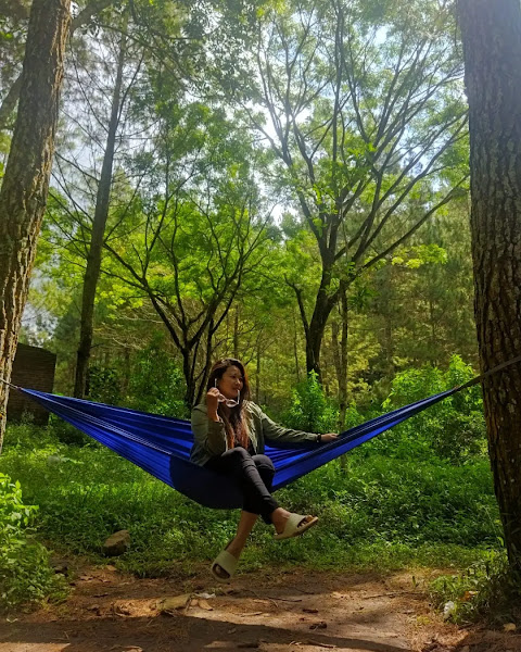 puncak bukit yang datar bedengab