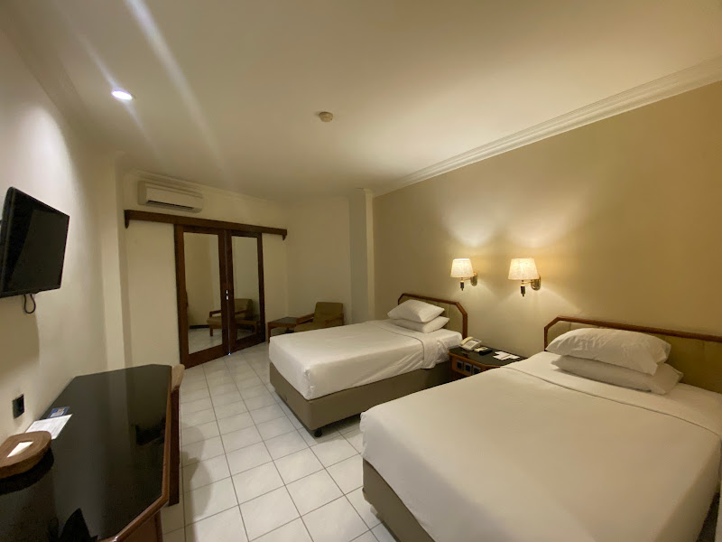 Lombok Raya Hotel