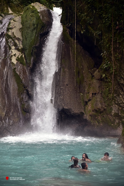Air Terjun Waetina / Waetina Waterfall