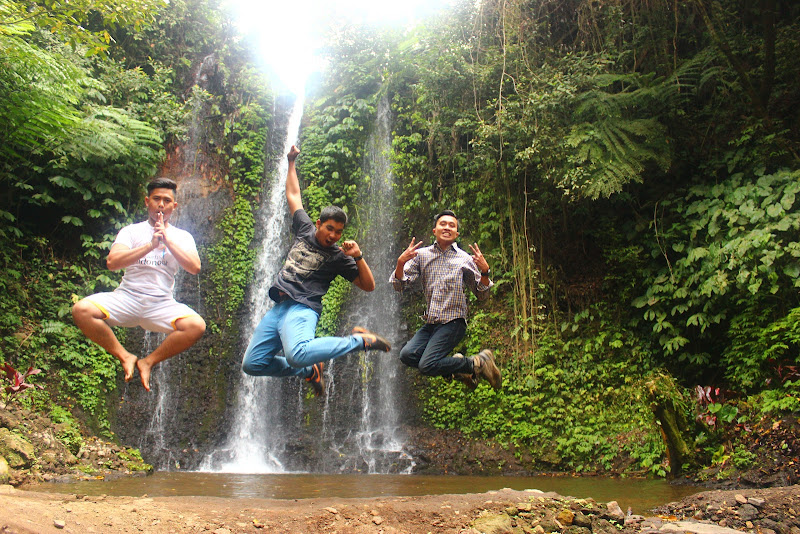 Wanagiri Pucak Manik Waterfall