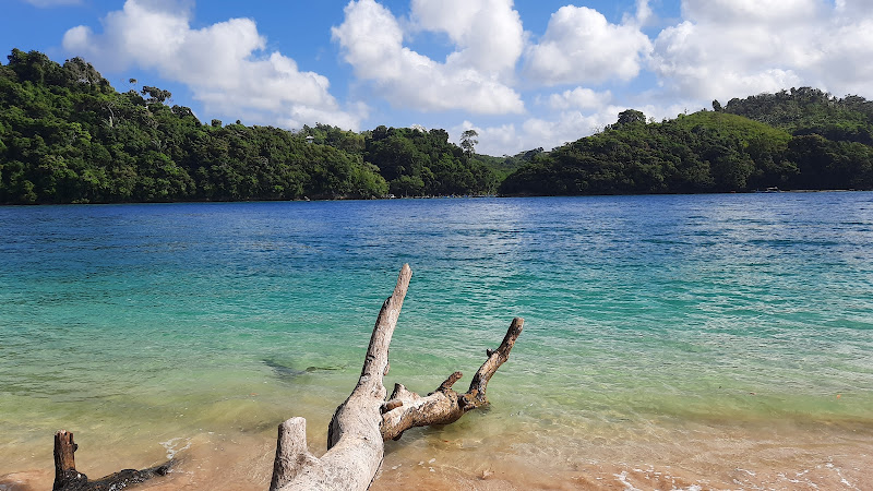 Pantai Waru-Waru