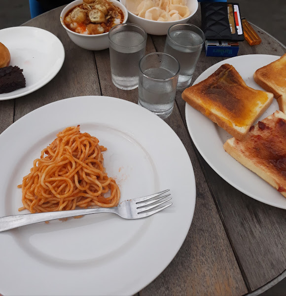 Atap Rumah Cafe
