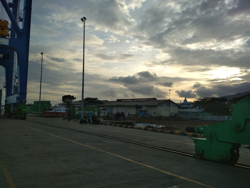 Pelabuhan Ahmad Yani Ternate