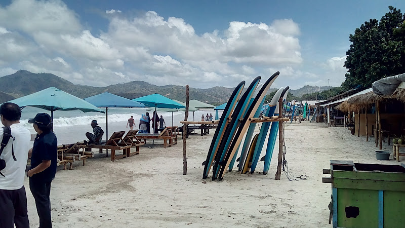 Pantai Selong Belanak